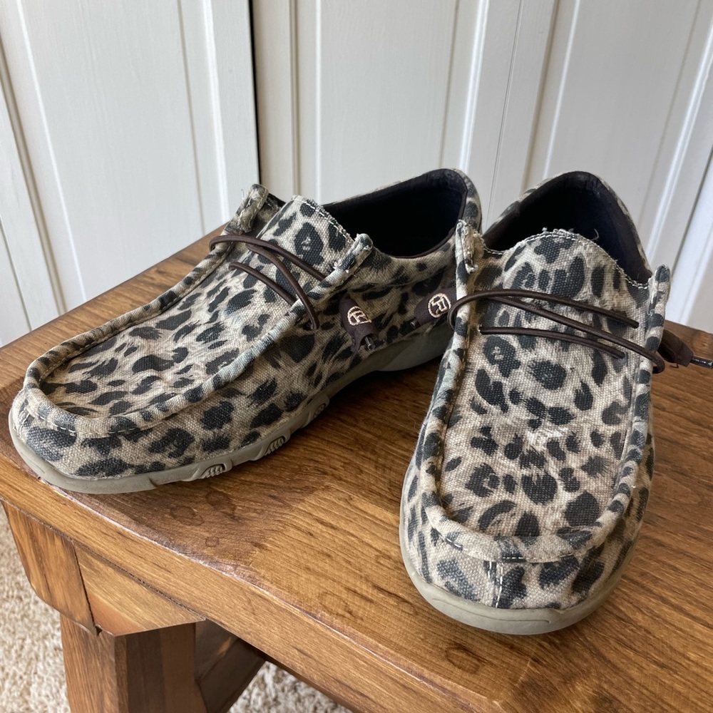Adorable Roper Chukka